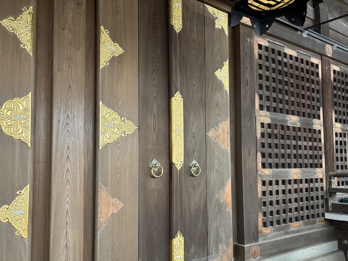 金具取り外し作業